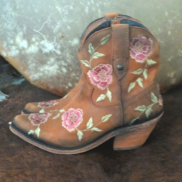 LIBERTY BLACK LB7129102 "Caborca Silver" embroidered floral booties sz 7 NEW - Picture 2 of 13